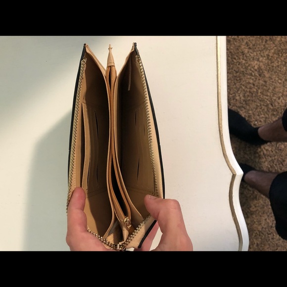 Michael Kors wristlet - Picture 5 of 5